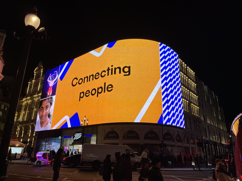 The Piccadily Screen Billboard shows the Welcome to Wandsworth W with text reading 